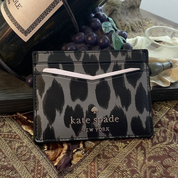 kate spade Accessories - Authentic KATE SPADE Leopard print Saffiano leather card case